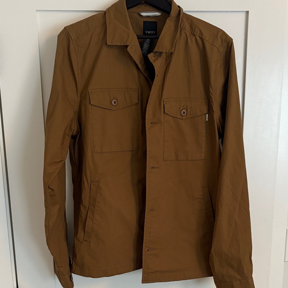 Vuori Men's Tan Shirt Jacket, only worn once